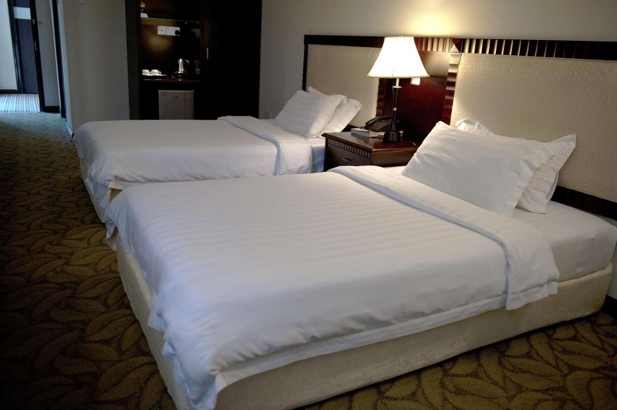Palm Garden Hotel Brunei Bandar Seri Begavan Dış mekan fotoğraf